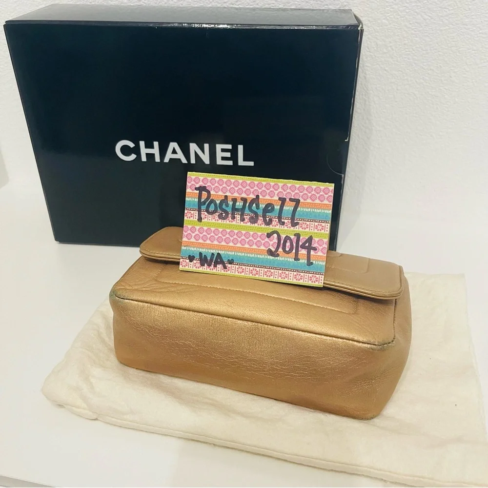 CHANEL Border mini rectangular flap - Picture 8 of 9